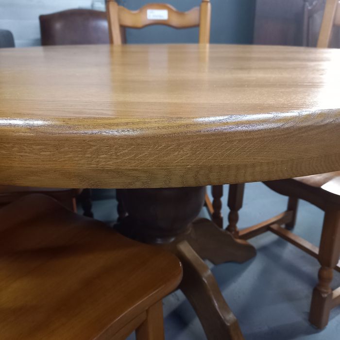 Stół z litego drewna i 6 krzeseł