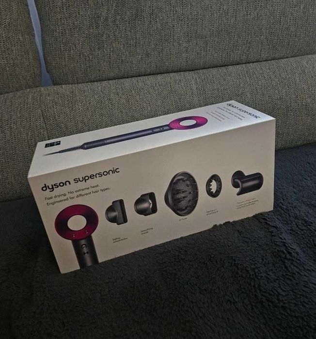 Nowa Stan idealny suszarka do włosów prezent  Dyson HD08