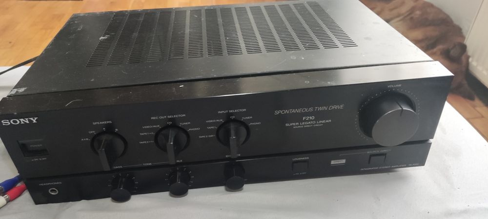 Wzmacniacz Sony uszkodzony