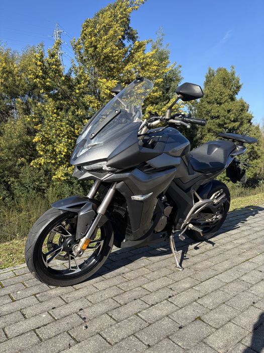 Zontes 310X 2022 – Excelente Estado – Equipada com Extras