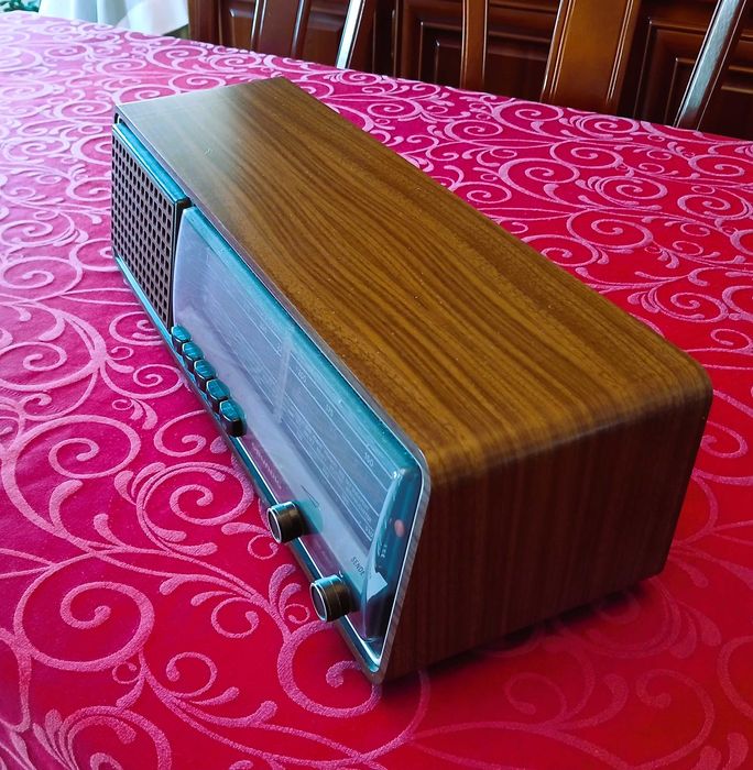 Rádio Grundig RF 420 fabricado em Portugal