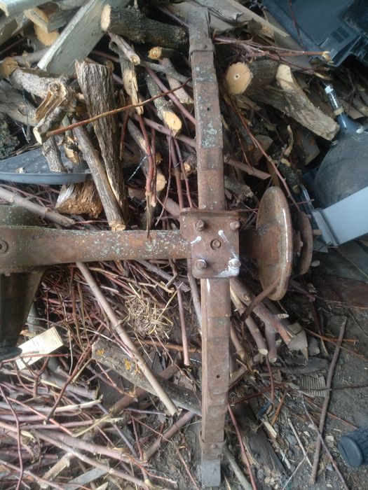 Задний мост з машини из ступицами