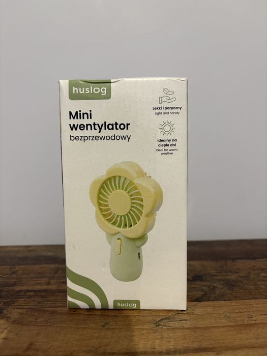 Wentylator Huslog mini wiatrak wiatraczek ładowalny przez USB/C