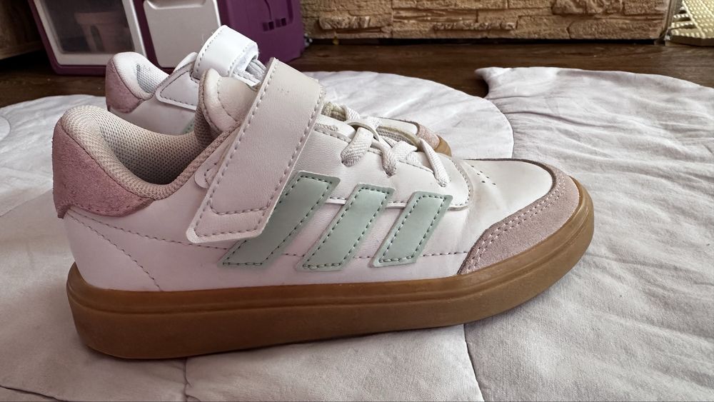 Кросовки adidas оригинал 18,5 см  по стельке