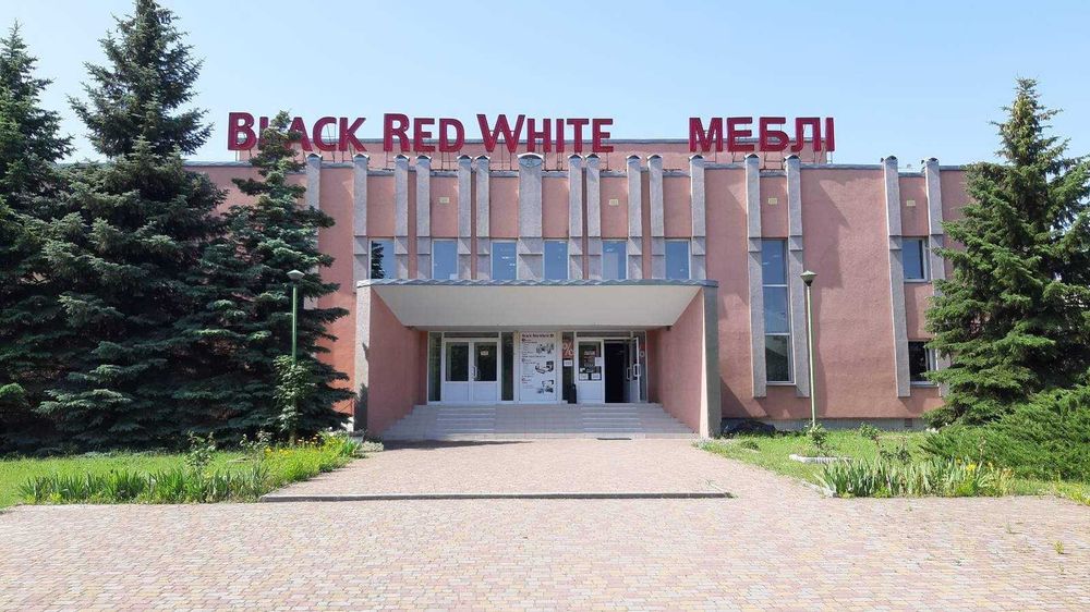 Продам 3-х поверхову окремо побудовану будівлю комерц. призначення