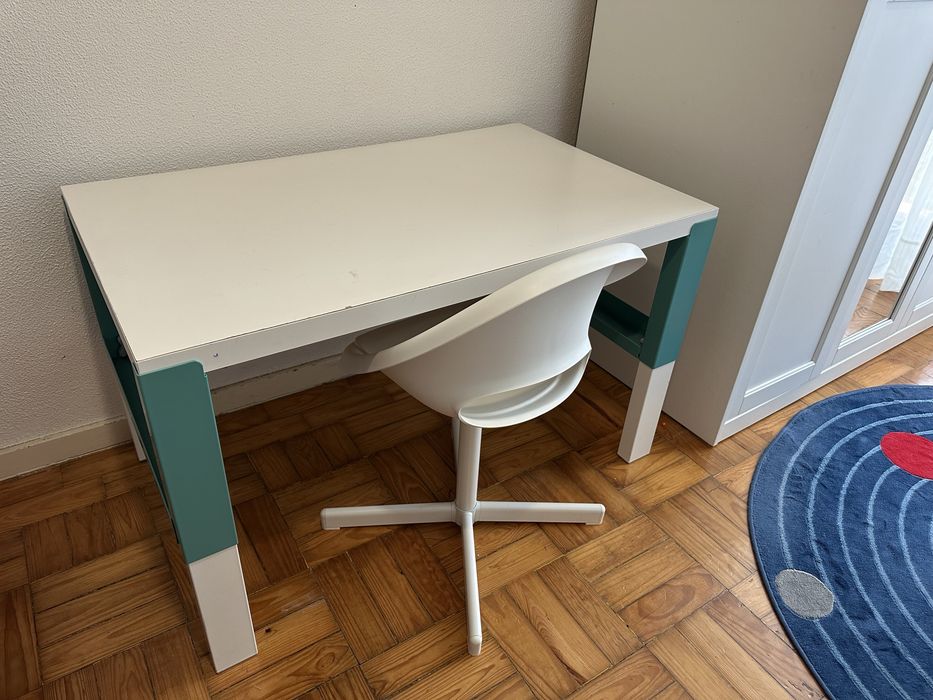 Conjunto Secretária PÅHL + Cadeira LOBERGET IKEA Criança (Branco/Verde)