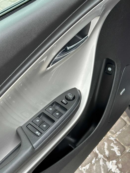 Продам  Chevrolet Volt 2012 рік можлива розстрочка,кредит,обмін!