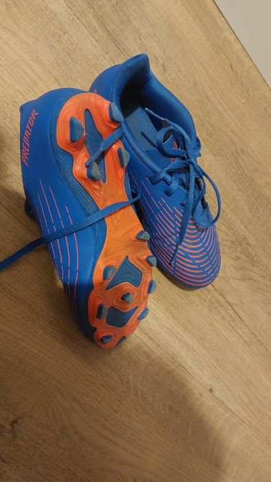 Dziecięce korki adidas Predator r.34