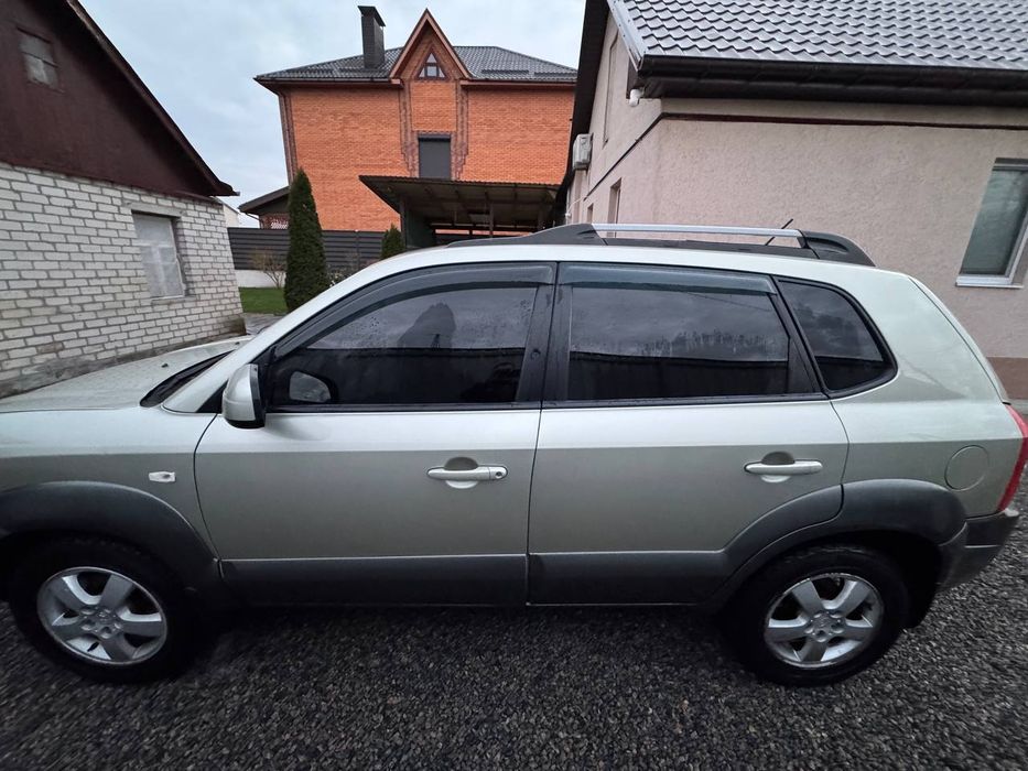 Продам Hundai Tucson, 2.0л 2008г