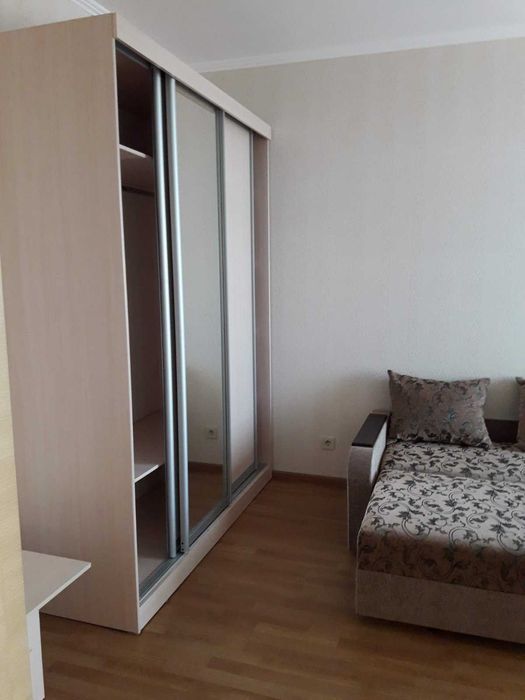 Продаж квартири з ремонтом та меблями вул. Ракетна 24 в Києві