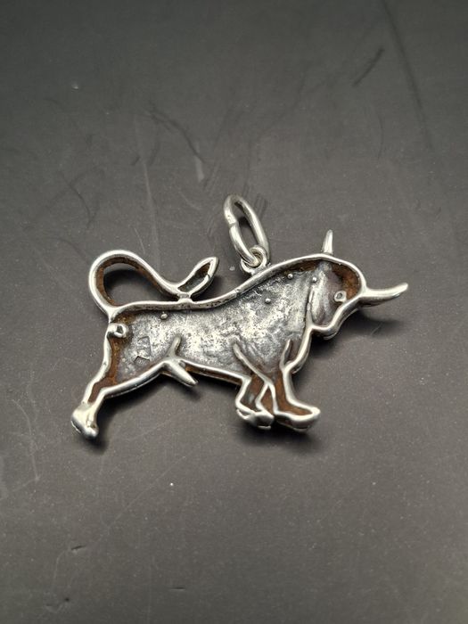 Zawieszka srebro byk