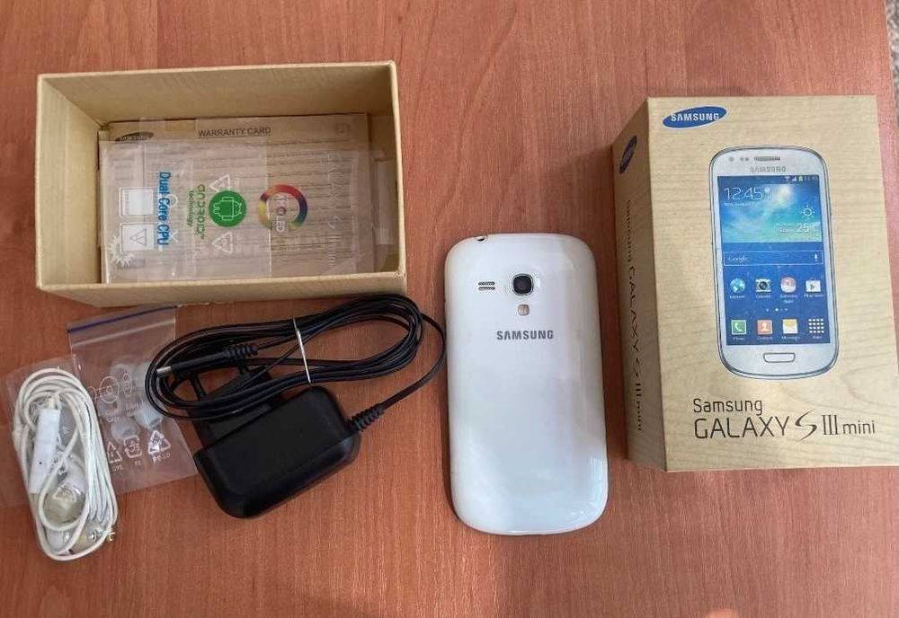 Smartfon Galaxy S3 MINI 4" / 2x1.2Ghz / 8GB / 5M[-