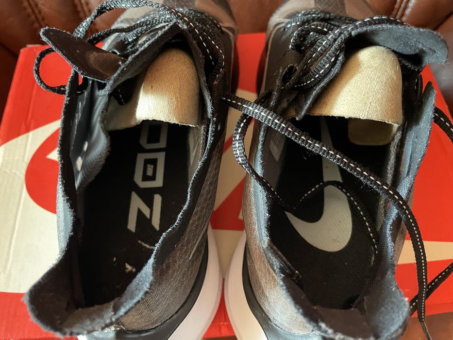 Бігові кросівки Nike Zoom Gravity Grey BQ3202-001