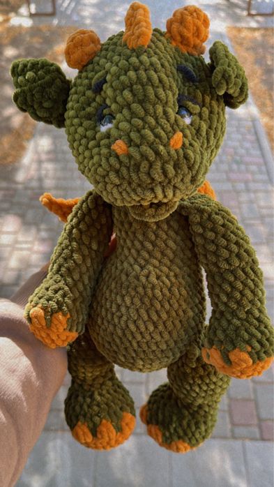 Вязані іграшки ручної роботи