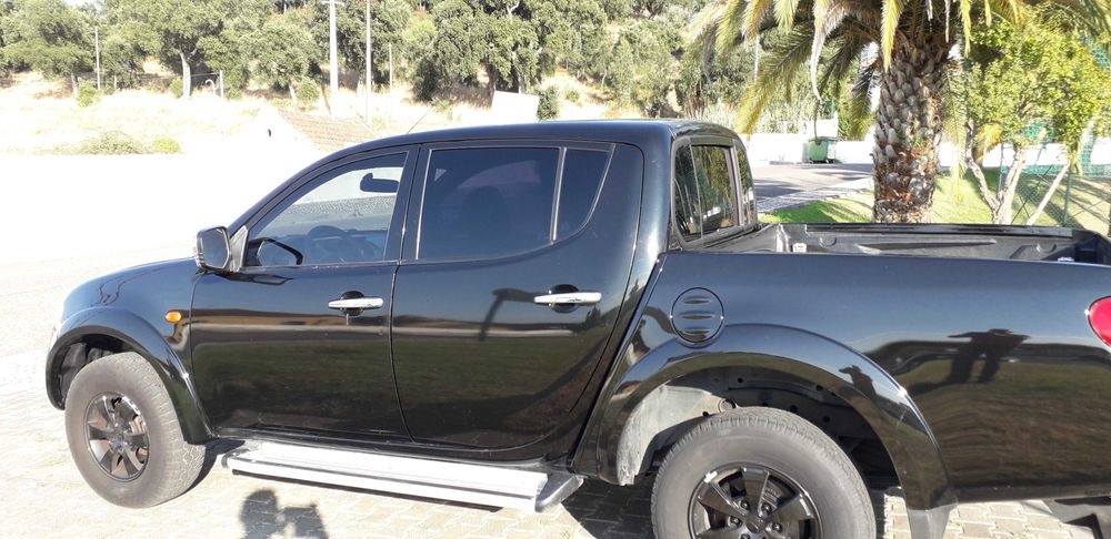 tablié em perfeito estado mitsubischi l 200