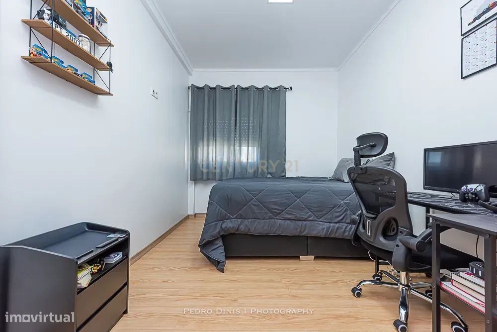 Moradia de 6 assoalhadas c/ garagem SEMI-RENOVADA