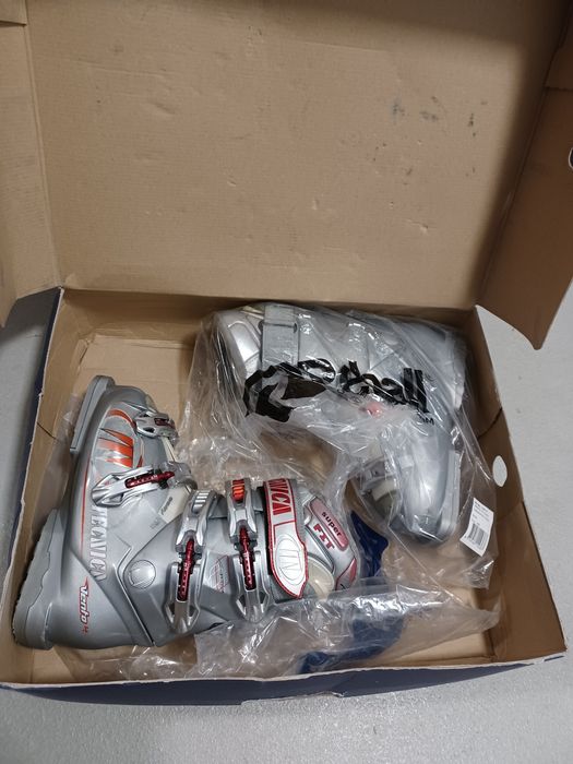 Buty narciarskie marki Tecnica nowe rozmiar wkladki 24.5 rozmiar Eu 39