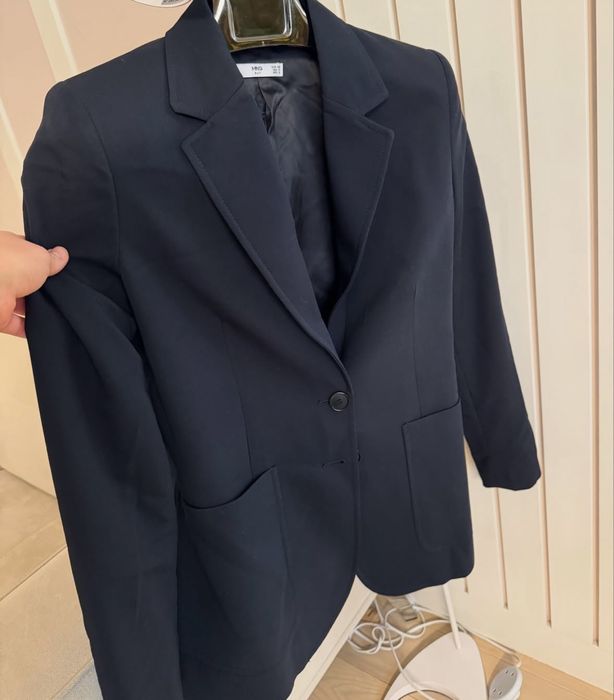 Продам костюм Mango