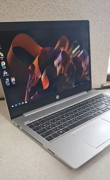 Продам потужний , 4х ядерний ноутбук Hp Probook 450 G6