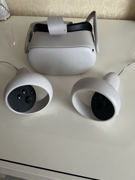 Очки виртуальной реальности Oculus Quest
