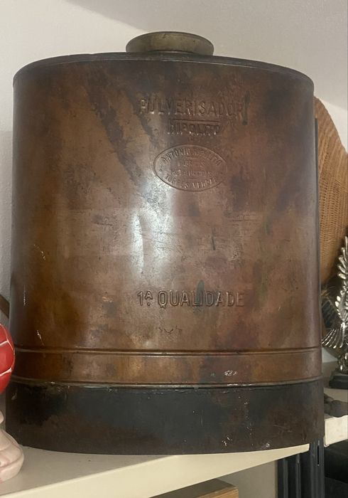 Pulverizador agrícola manual antigo