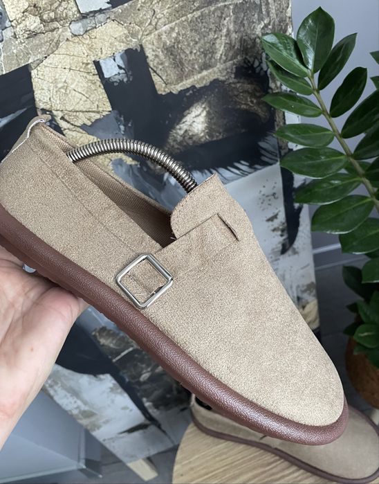 замшеві лофери бежеві