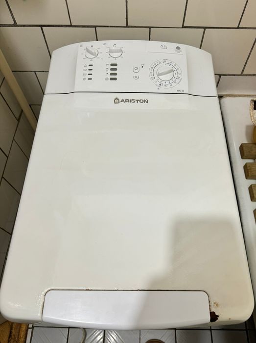 Стиральная машина Ariston AVTL 83