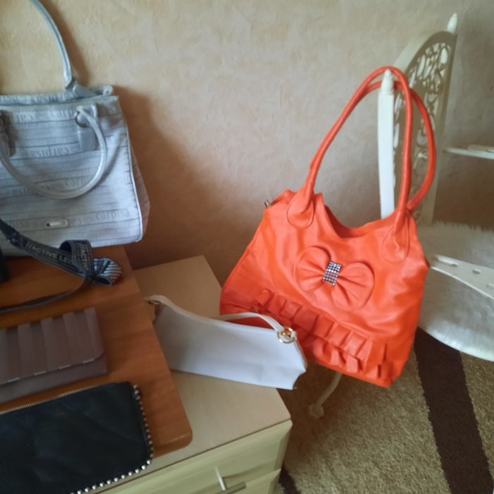 Сумки  жіночі  різні