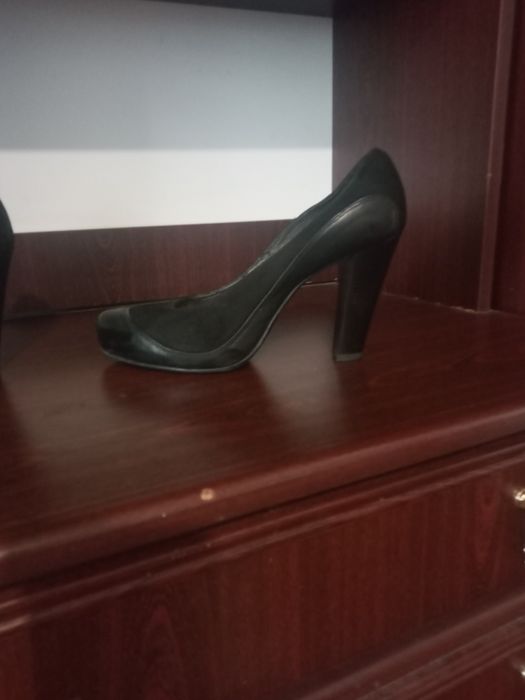 Продам туфлі , в гарному стані чорного кольору.