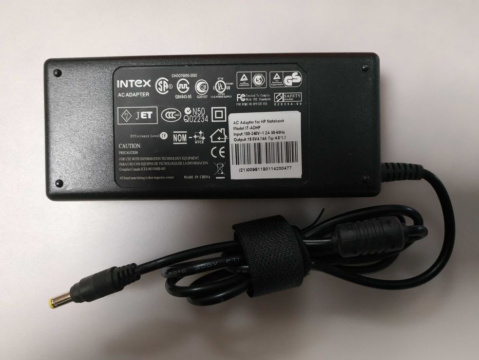 Zasilacz do laptopa. Nowy. Różne.
