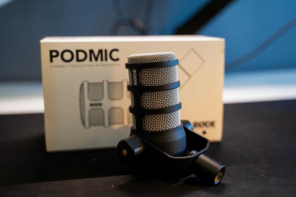 Rode PodMic – Microfone Dinâmico para Podcast/Streaming