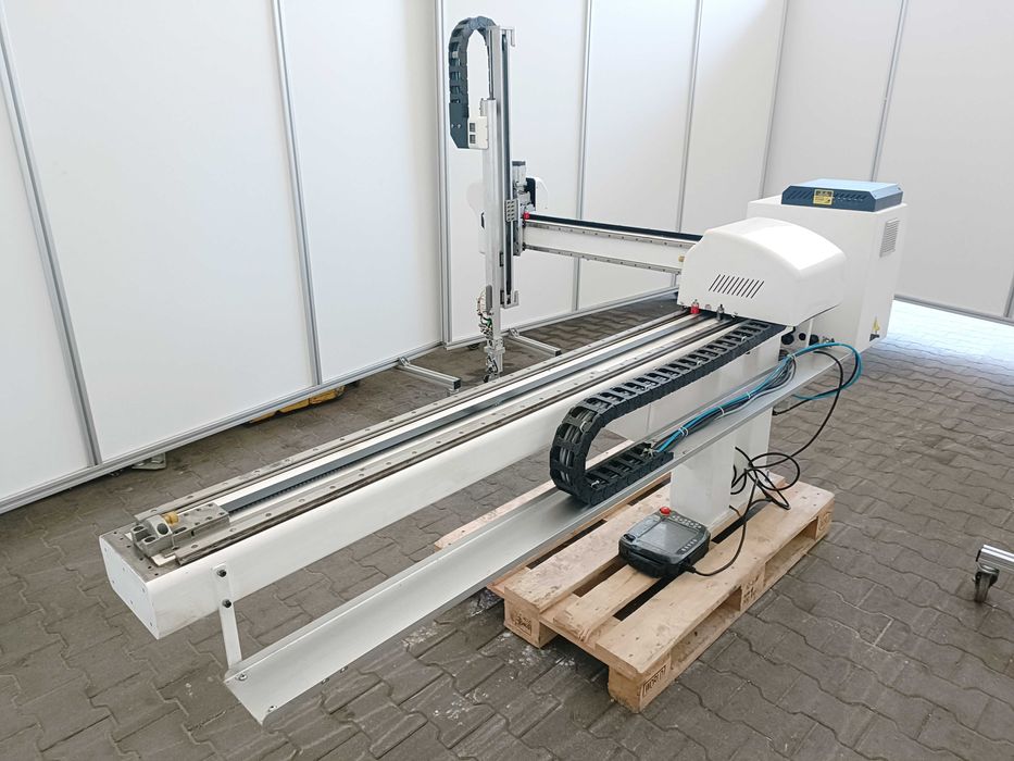 Robot kartezjański picker do wtryskarki manipulator chwytak podajnik