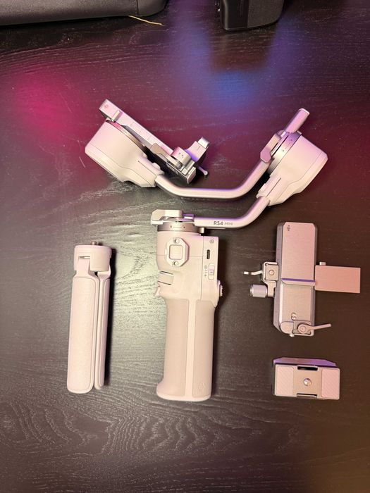 Стабілізатор DJI RS 4 Mini Gimble