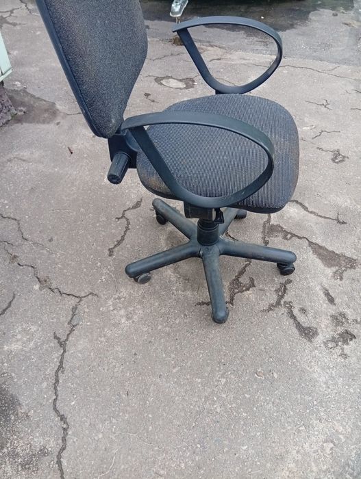 Стул компьютерный 2 штуки