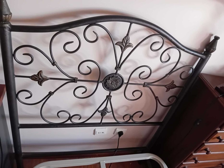 Cama de Solteiro em Ferro (90 x190 cm)
