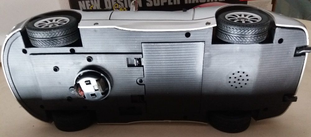 Carro a pilhas " Não Cai "