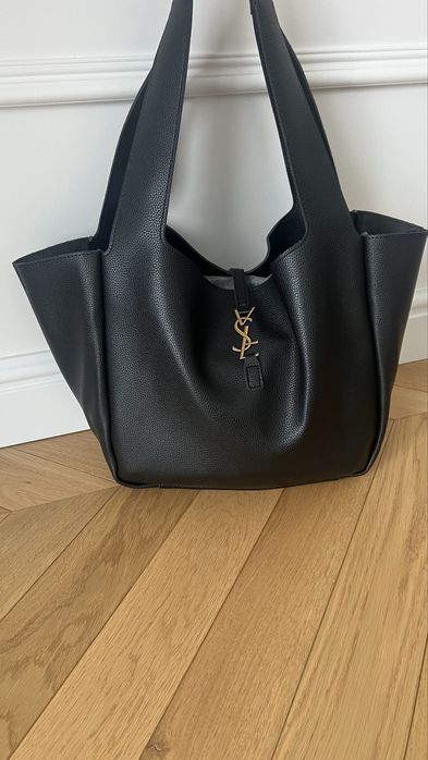 Czarna torba damska – elegancka i pojemna