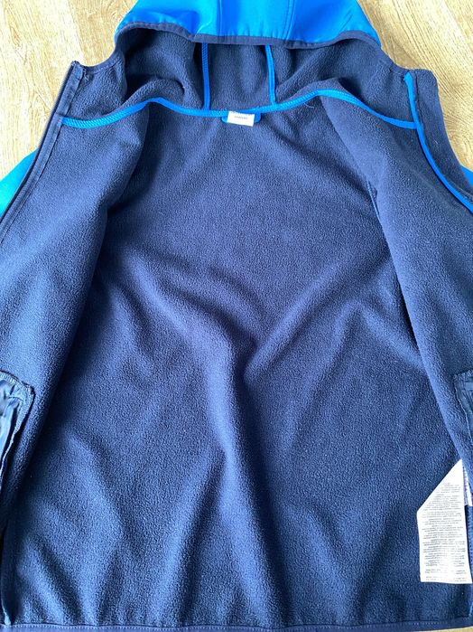 Kurtka softshell niebieska 134-140