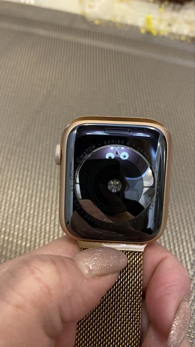 Apple Watch S5 44mm gold