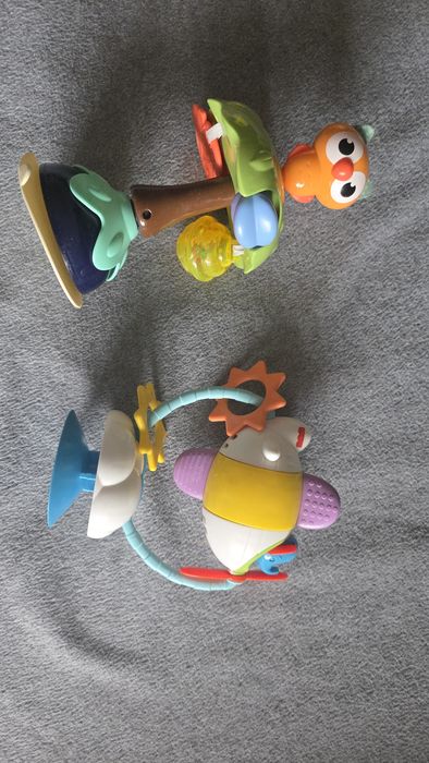 Дитячі іграшки, брязкальця