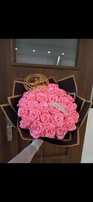 Wieczne róże,  róże wstążka,  boxy