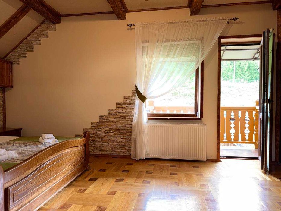 Продається діючі вілла в Микуличині, топ локація