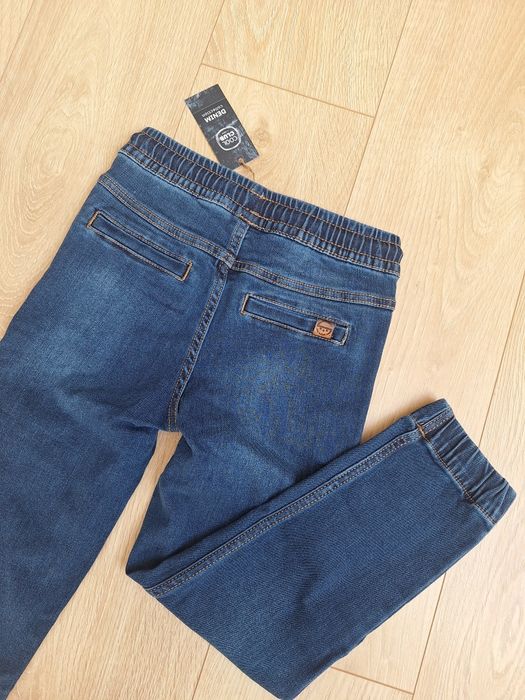 R 128 elegancki komplet Cool Club jeansy joggery  polo