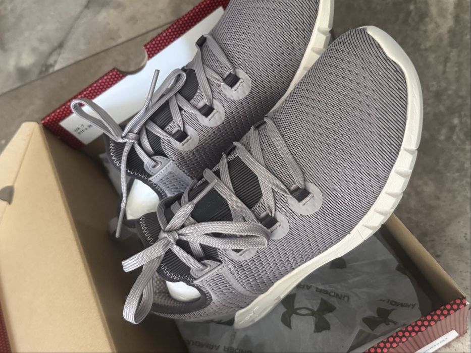 Кросівки Under Armour HOVR SLK жіночі