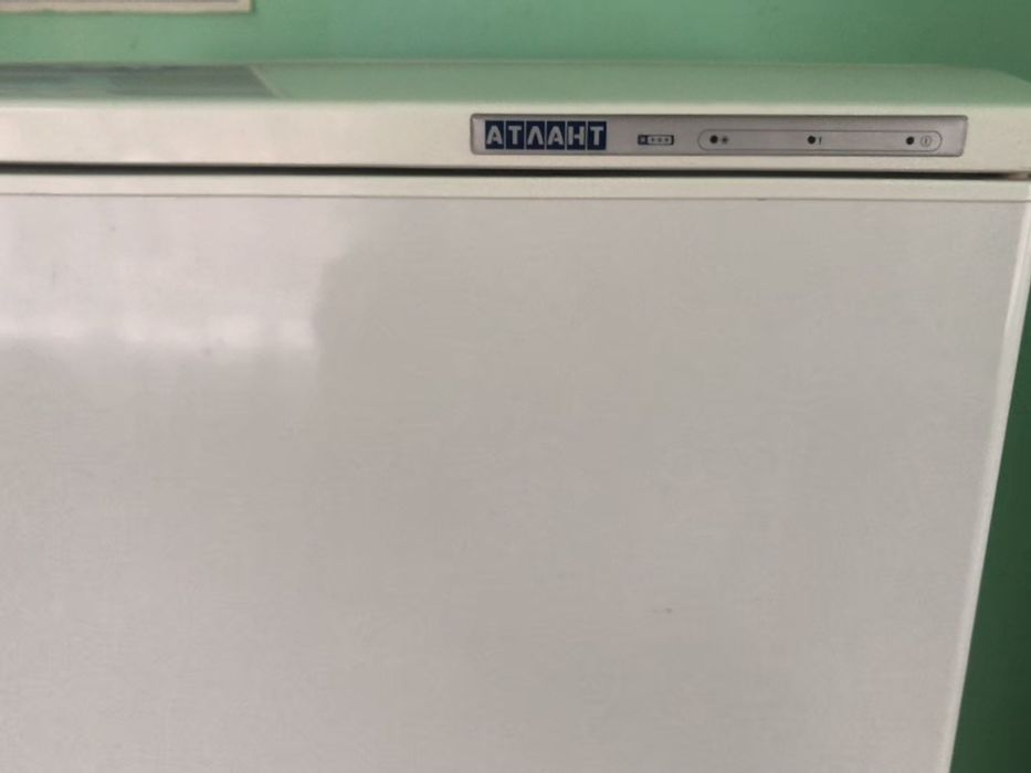 Продаю морозильну камеру Атлант