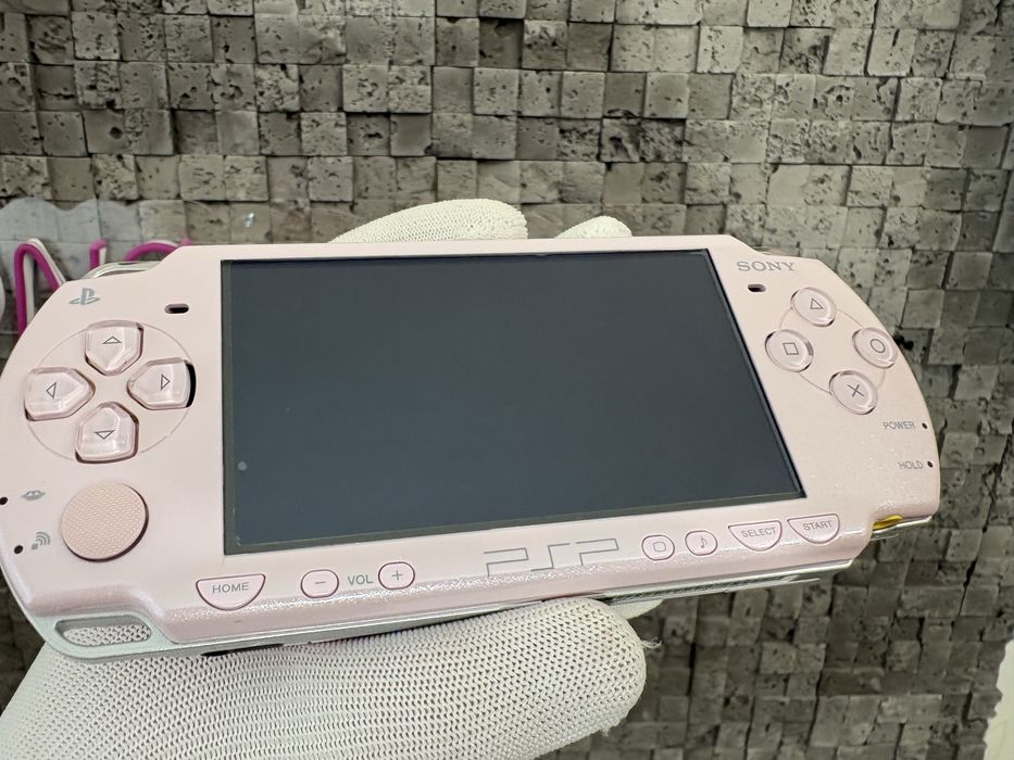SONY PSP 2000 Rose pink Blume series дуже гарний стан!: 5 500 грн