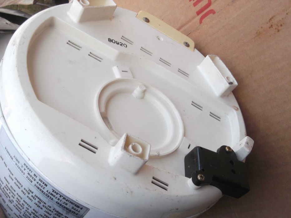 Garnek elektryczny Hitachi sprawny