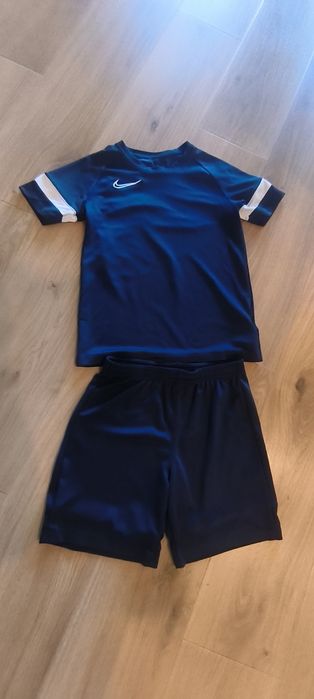 Komplet dziecięcy sportowy Nike 137-147