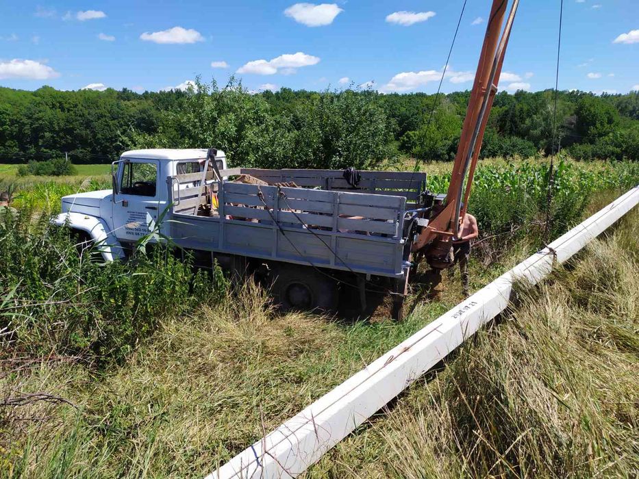 Послуги маніпулятора, встановлення з/б опор буріння ям під фундамент