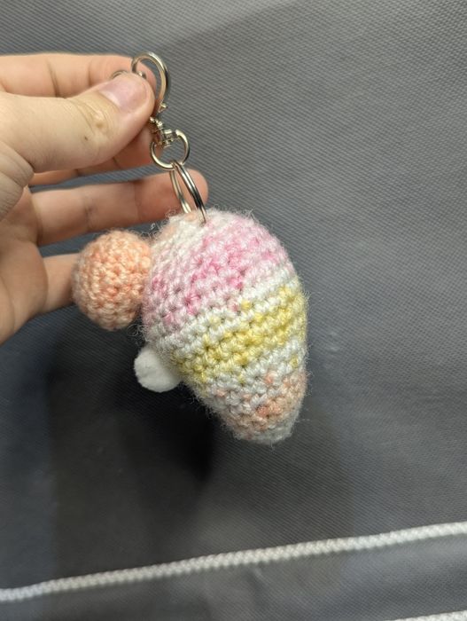 В'язаний брелок "Дупця кролика"